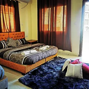 Huwari Apartment's شقة