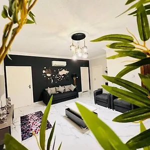 Luxury 4-bedrooms شقة